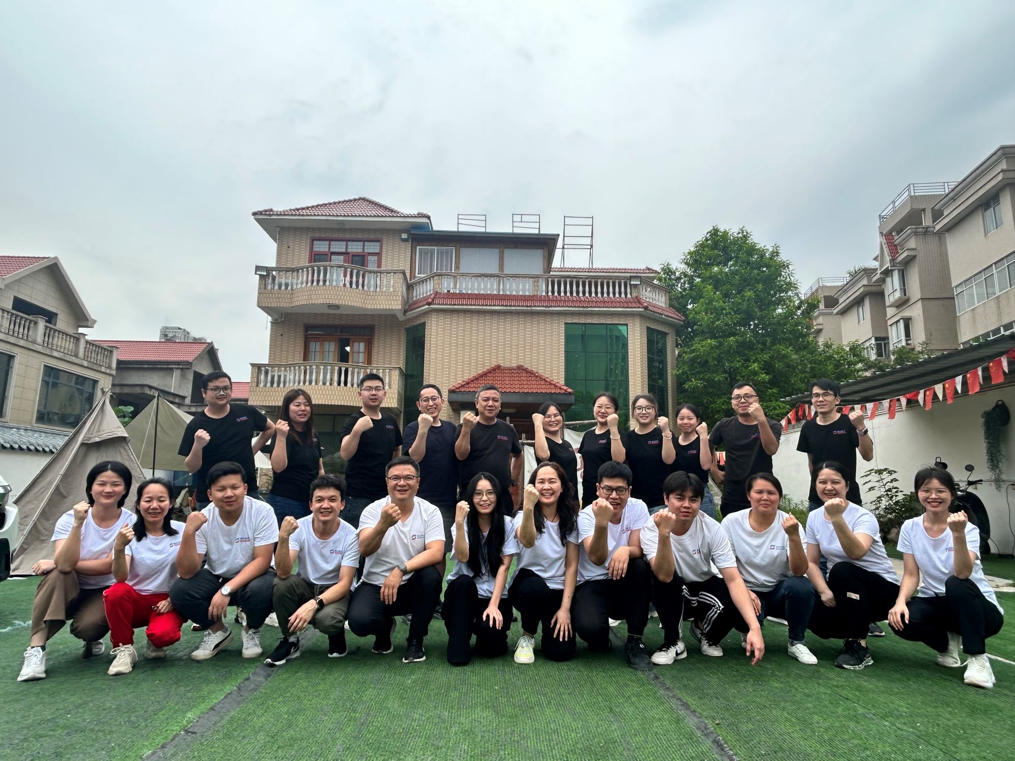 Team Building of SUIHUA on May 9th. A united team can bring out the maximum potential of each member and make the entire team more effective. We always believe that the power of unity can overcome most difficulties.